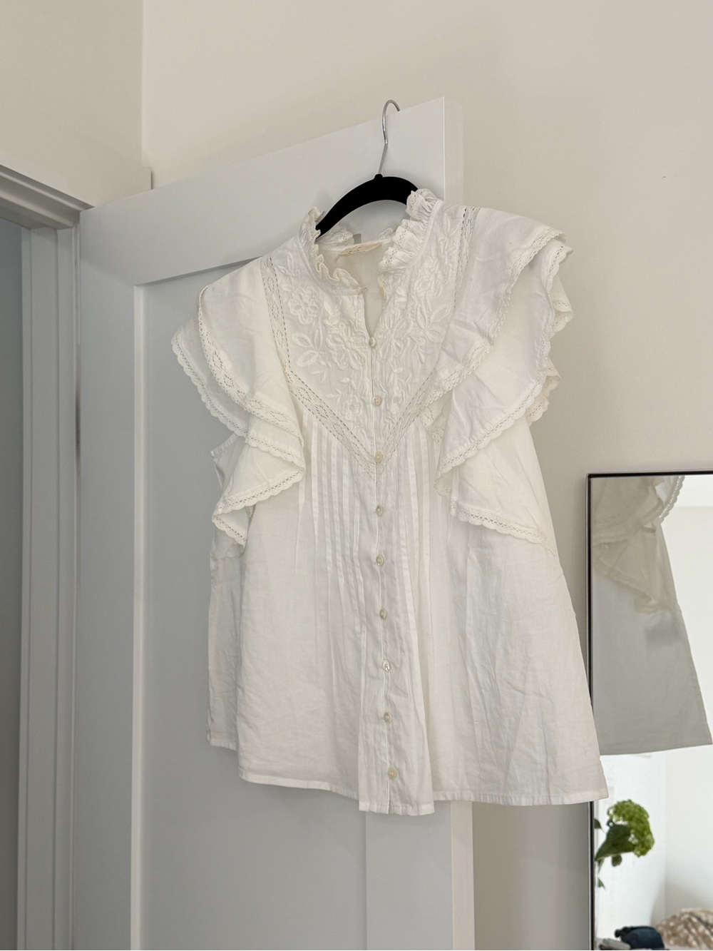 Sézane White Ruffled Button-Front Blouse - Picture 2 of 5